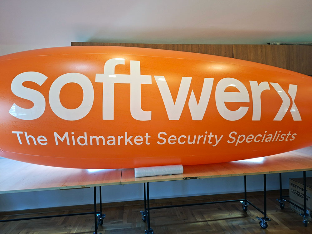 Total print with logo on a 5 m indoor RC Blimp